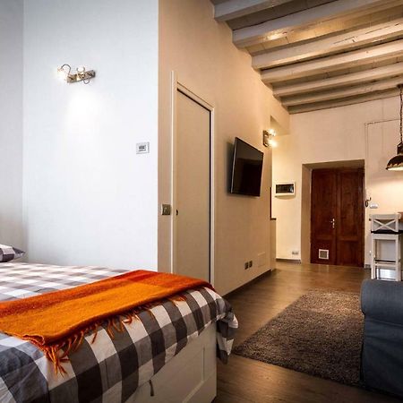 Apartamento Joivy Chic Studio In Como Centre Exterior foto