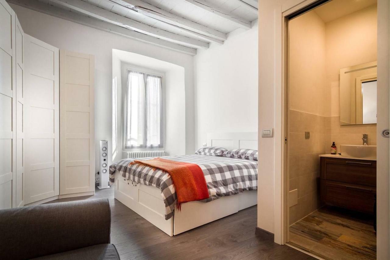 Apartamento Joivy Chic Studio In Como Centre Exterior foto