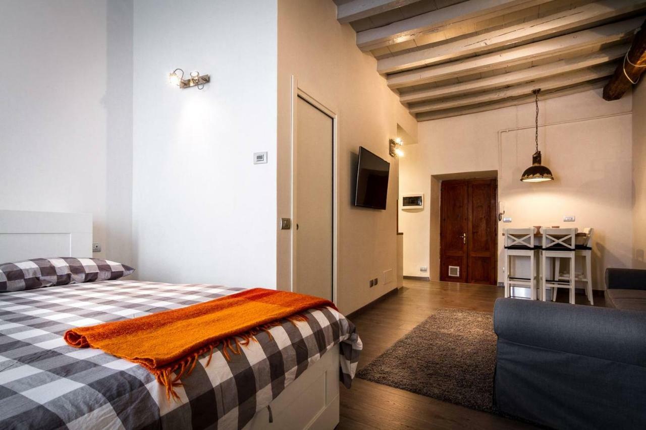 Apartamento Joivy Chic Studio In Como Centre Exterior foto